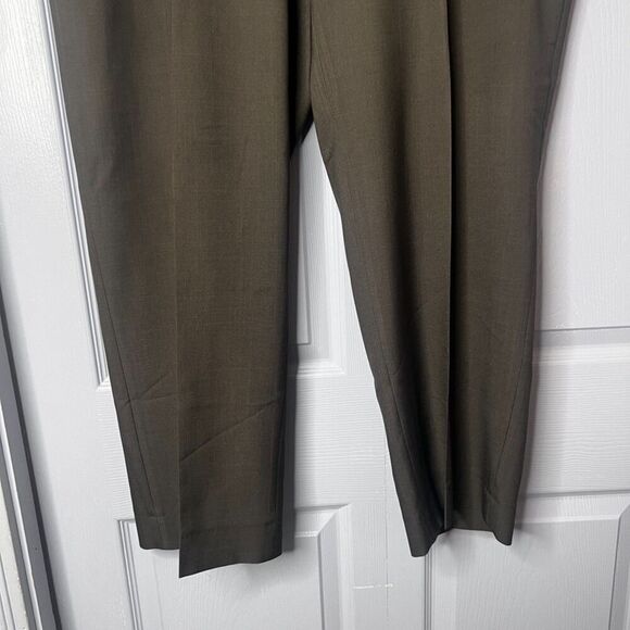 Haggar Premium Comfort Dress Pant Flat Front Classic Fit Gray Trouser Size 40/29 - Picture 8 of 12